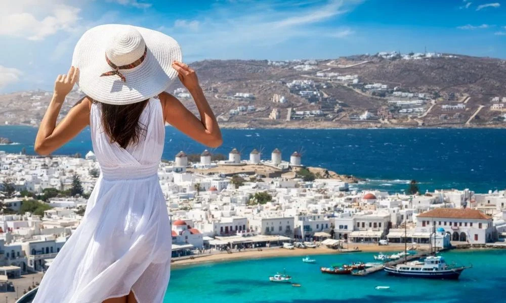 Ψήφο εμπιστοσύνης στην «ελληνική φιλοξενία» - Τι έδειξε έρευνα του ΙΝΣΕΤΕ